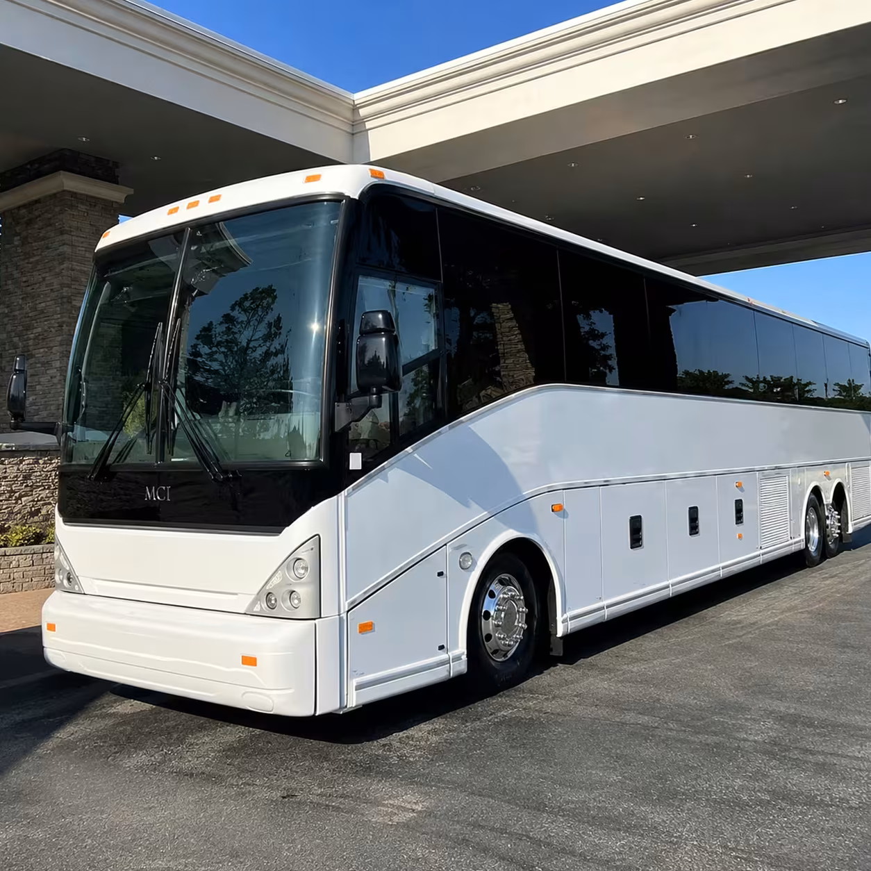 avondale minibus rentals for mesa gateway airport trips